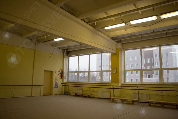 МУДО ДЮСШ Фрязино: старая система освещения в гимнастическом зале